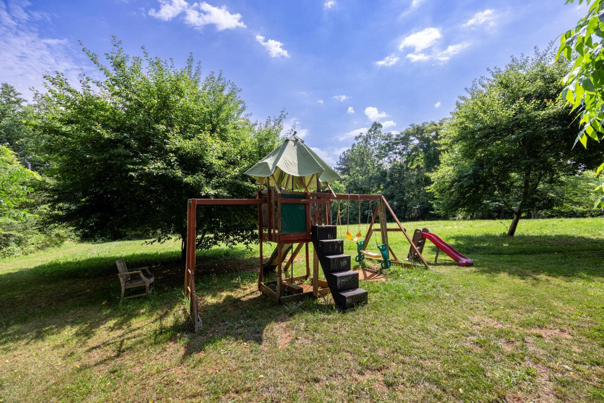 Bliss Point Farm And B&B, Llc Earlysville Exterior photo