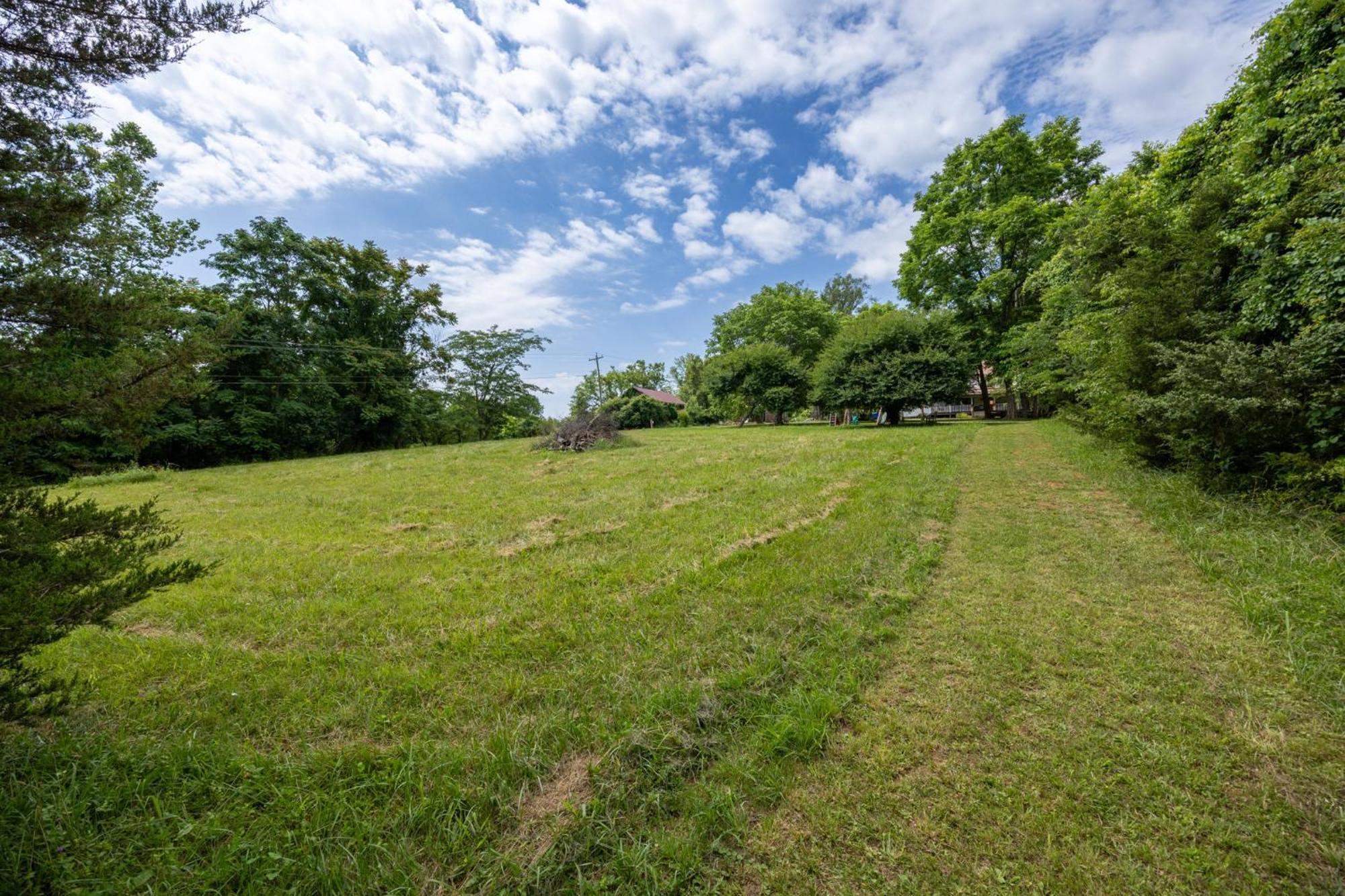 Bliss Point Farm And B&B, Llc Earlysville Exterior photo