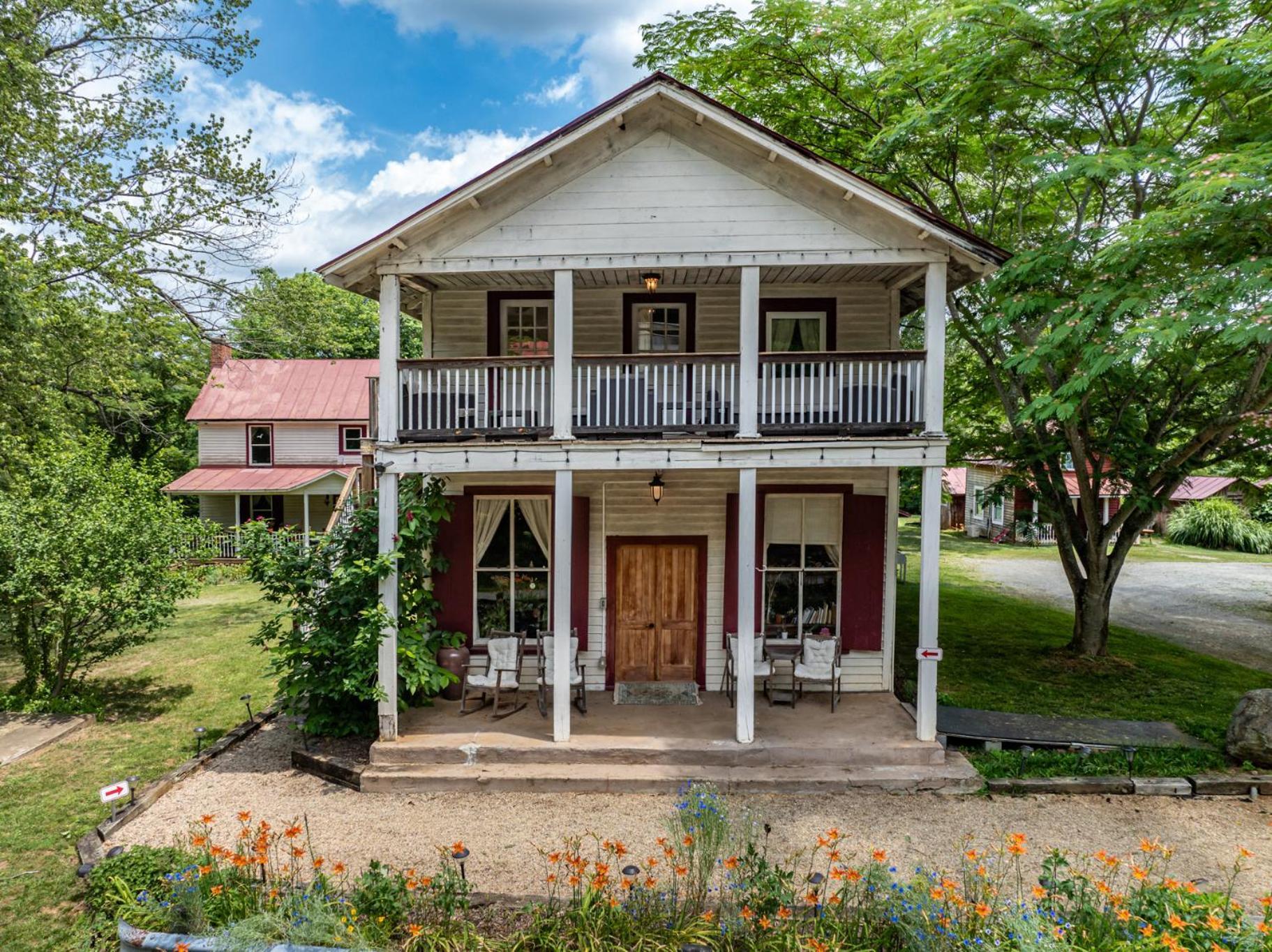 Bliss Point Farm And B&B, Llc Earlysville Exterior photo